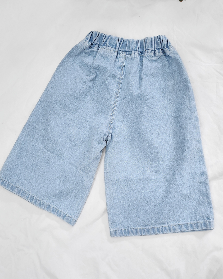 Wide Leg Tulip Jeans