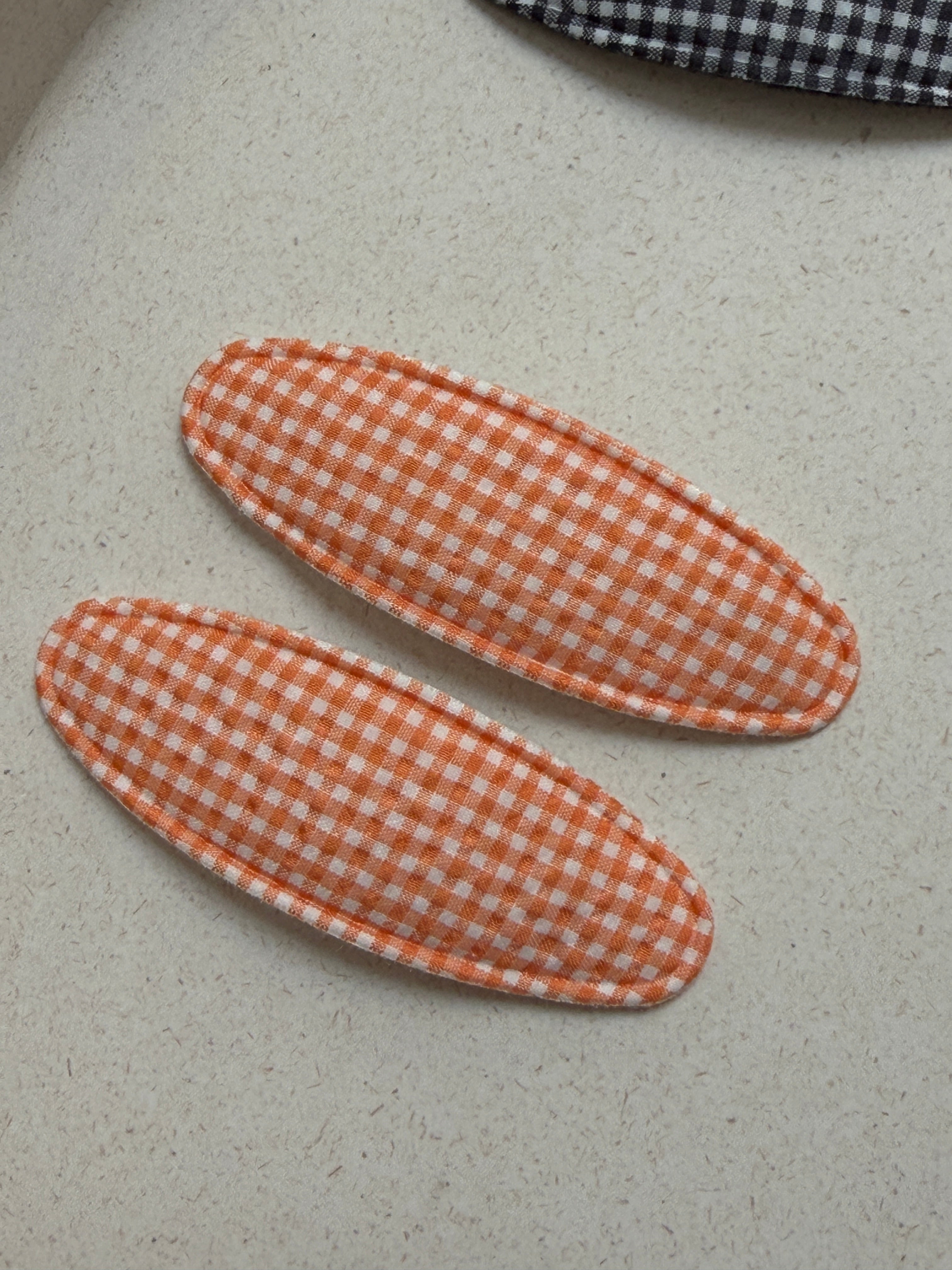 Oval Gingham Clips