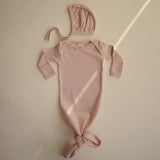 Mushie: Ribbed Knotted Baby Gown + Beanie